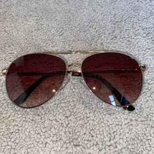O by Oscar de la Renta aviators